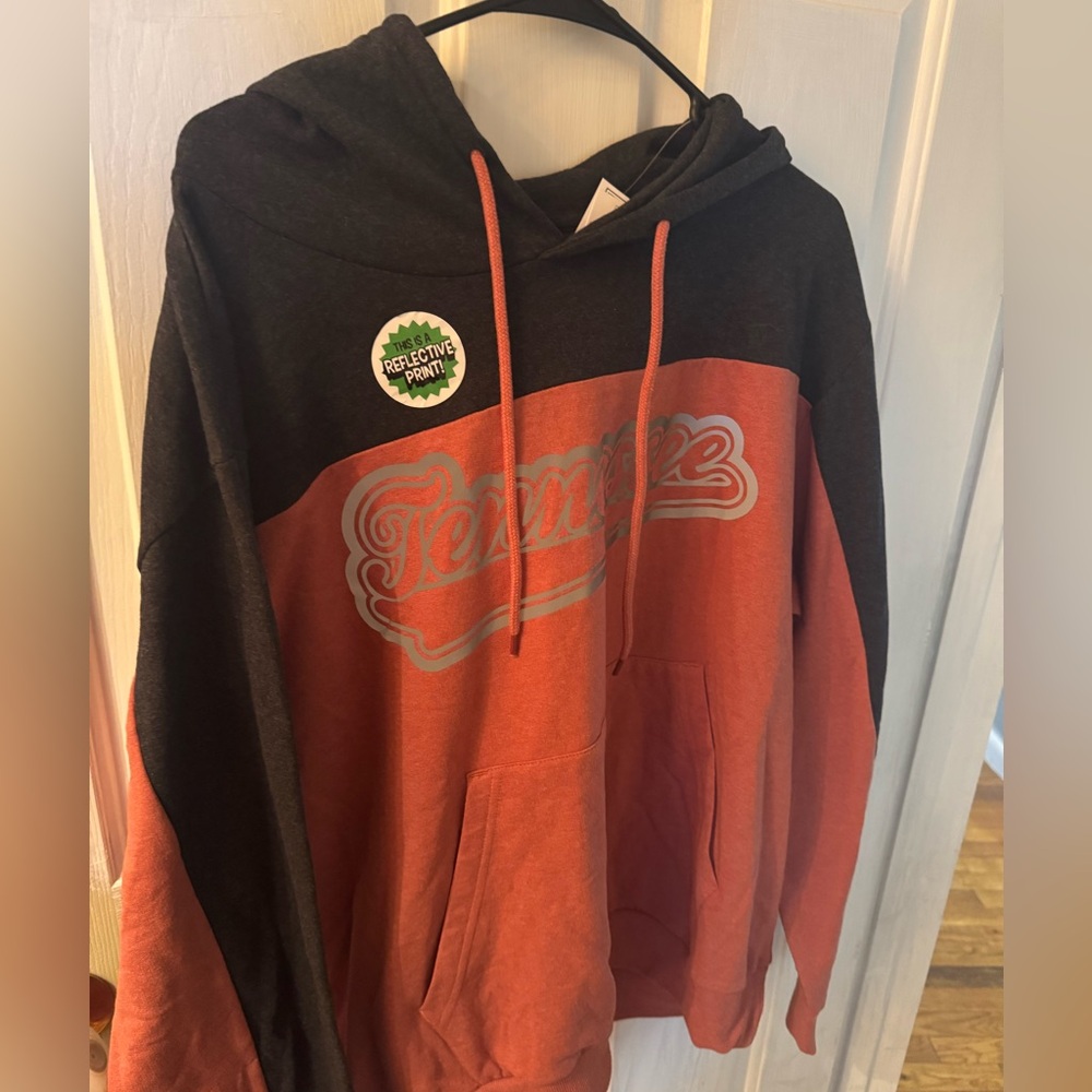 NEW-Tennessee hoodie size XL- NWT